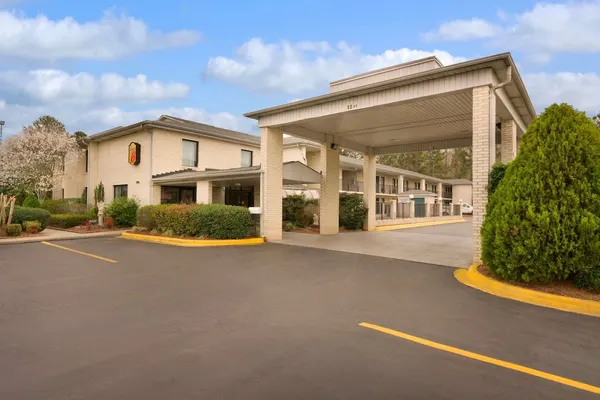 Photo 1 - Super 8 by Wyndham Lancaster