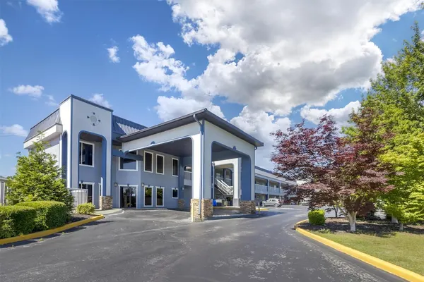 Photo 1 - Best Western Fairwinds Inn