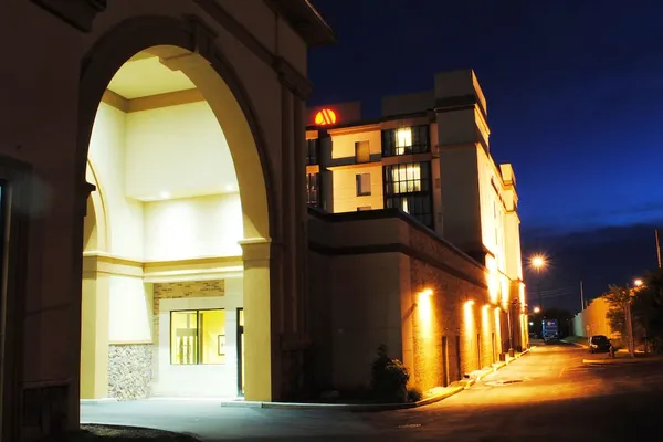 Photo 1 - Delta Hotels by Marriott Indianapolis East