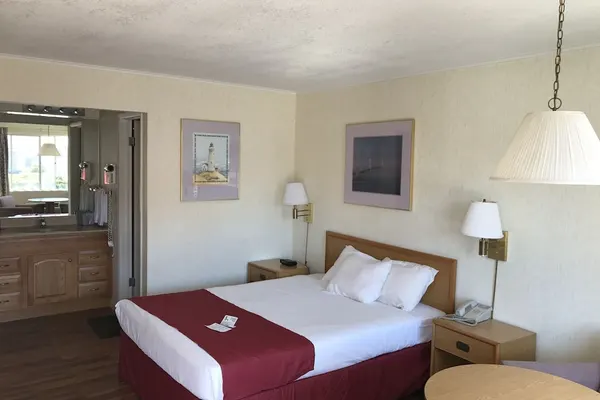 Photo 1 - Travelodge by Wyndham Mackinaw City
