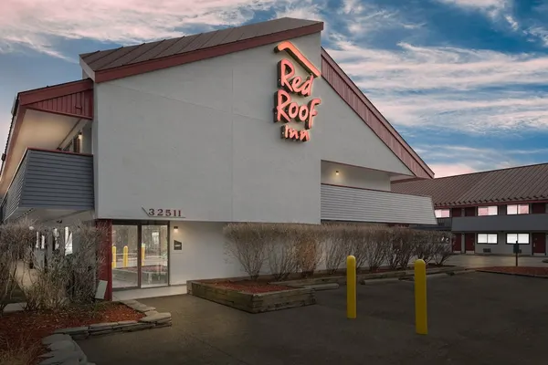 Photo 1 - Red Roof Inn Detroit - Royal Oak/ Madison Heights