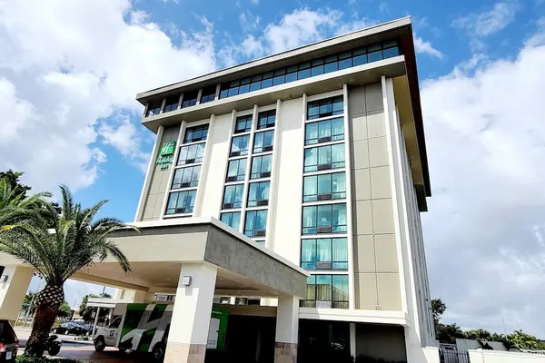 Photo 1 - Holiday Inn Miami - International Airport by IHG