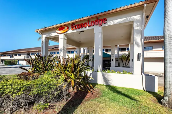 Photo 1 - Econo Lodge Vero Beach - Downtown