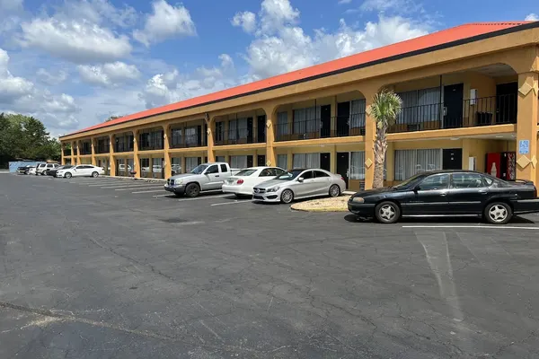Photo 1 - Country Hearth Inn & Suites Cartersville