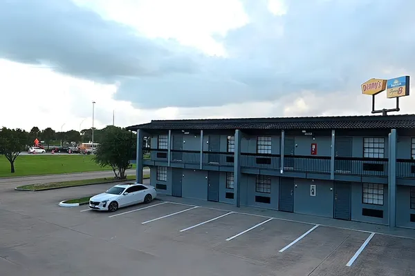 Photo 1 - Days Inn & Suites by Wyndham Texas City