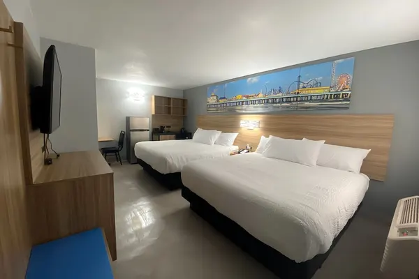 Photo 1 - Days Inn & Suites by Wyndham Texas City