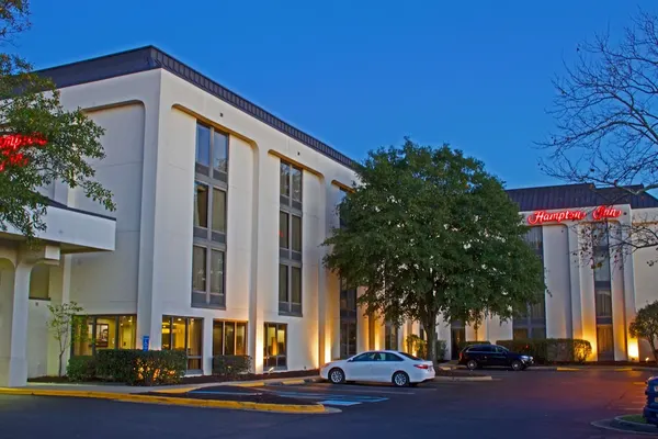 Photo 1 - Hampton Inn Norfolk/Chesapeake (Greenbrier Area)