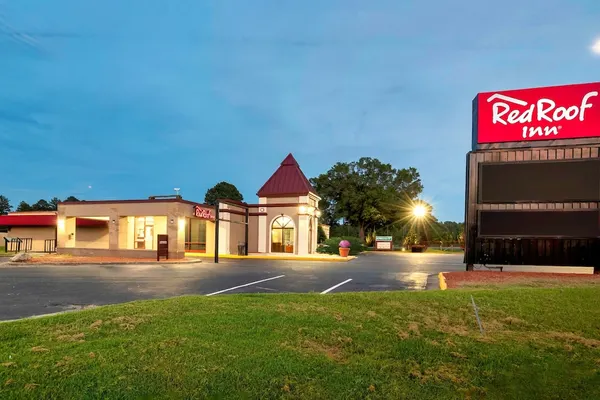 Photo 1 - Red Roof Inn Petersburg - Fort Lee