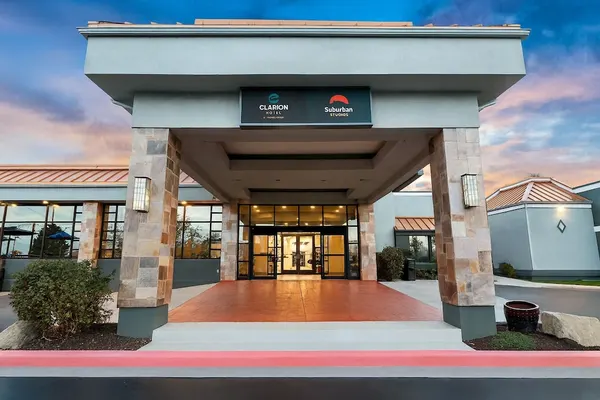 Photo 1 - Clarion Inn Salt Lake City Airport