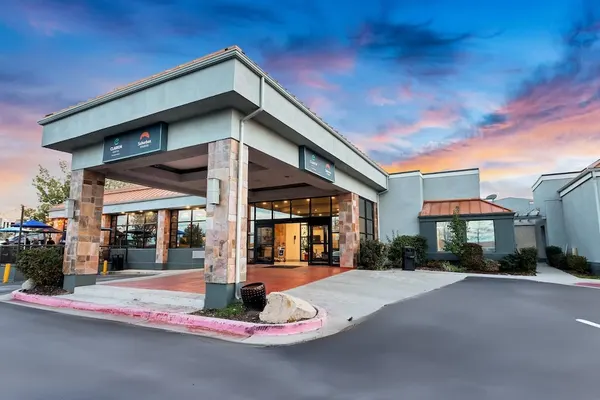 Photo 1 - Clarion Inn Salt Lake City Airport