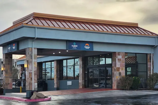 Photo 1 - Clarion Inn Salt Lake City Airport