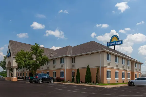 Photo 1 - Days Inn by Wyndham Milan Sandusky South