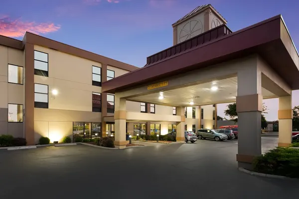 Photo 1 - Red Roof Inn & Suites Columbus - West Broad