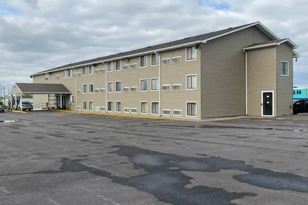 Photo 1 - Oak Grove Inn