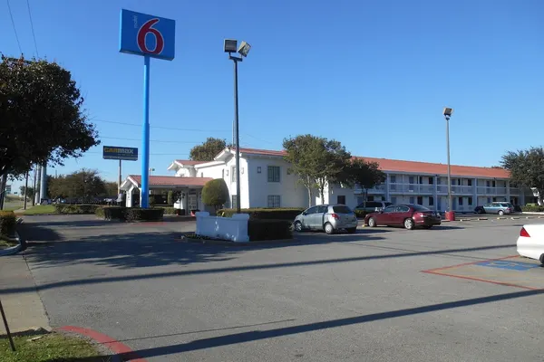 Photo 1 - Motel 6 Garland, TX - Northeast Dallas