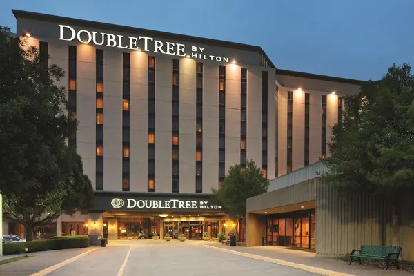 Photo 1 - DoubleTree by Hilton Dallas Near the Galleria