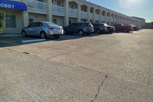 Photo 1 - Motel 6 Galveston, TX - Beach/Seawall