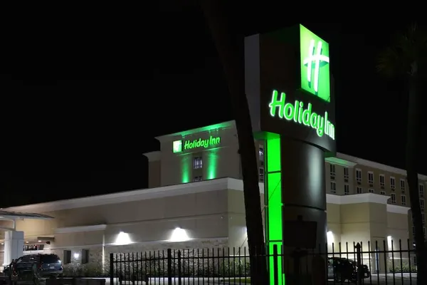 Photo 1 - Holiday Inn Beaumont East - Medical Ctr Area, an IHG Hotel