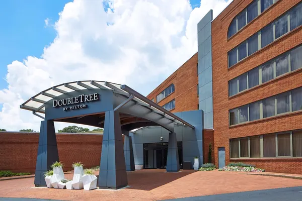 Photo 1 - DoubleTree by Hilton Atlanta Perimeter Dunwoody