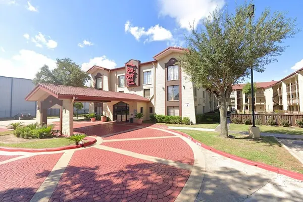 Photo 1 - Red Roof Inn & Suites Houston - Hobby Airport