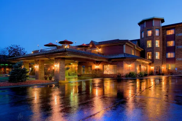 Photo 1 - Grand Gateway Hotel