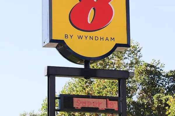 Photo 1 - Super 8 by Wyndham Marion NC