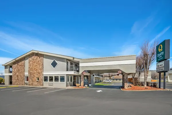 Photo 1 - Quality Inn Klamath Falls - Crater Lake Gateway