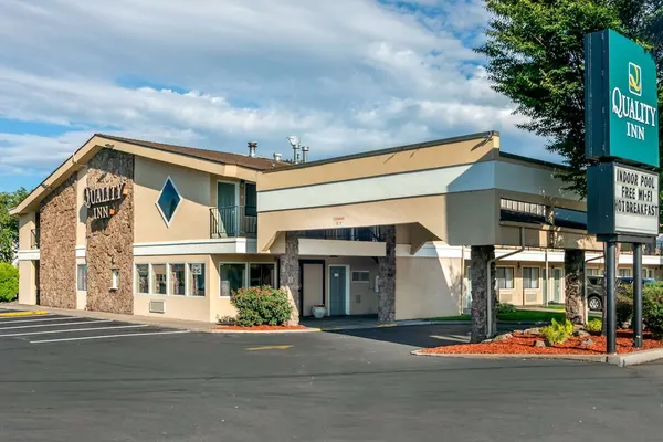 Photo 1 - Quality Inn Klamath Falls - Crater Lake Gateway