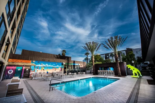 Photo 1 - FOUNDRE Phoenix