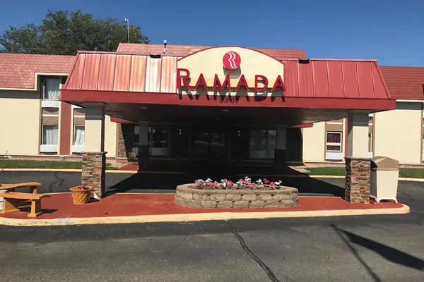 Photo 1 - Ramada by Wyndham Albert Lea