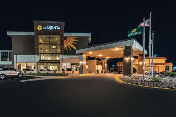 Photo 1 - La Quinta Inn & Suites by Wyndham Colorado Springs North