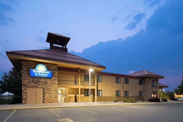 Photo 1 - Days Inn & Suites by Wyndham Bozeman