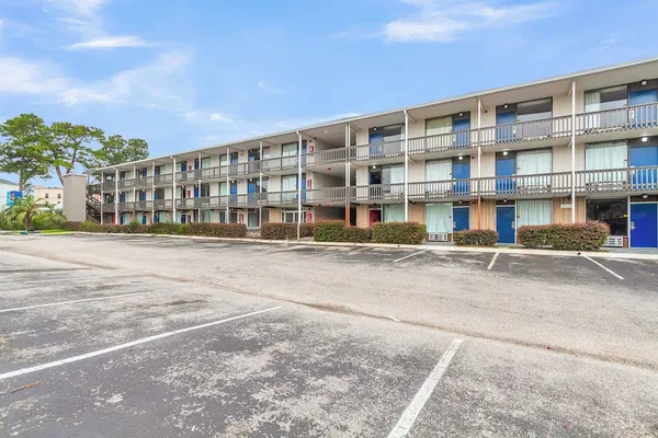 Photo 1 - Motel 6 Summerville, SC – Azalea Square
