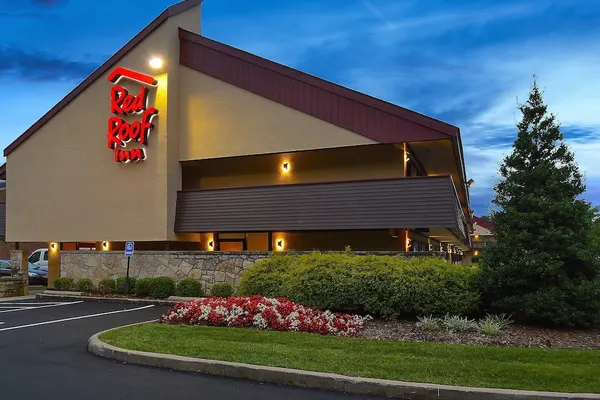 Photo 1 - Red Roof Inn Louisville East - Hurstbourne