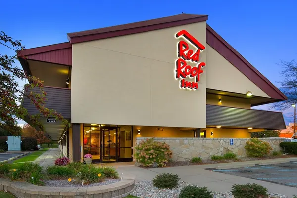 Photo 1 - Red Roof Inn Detroit Metro Airport - Taylor