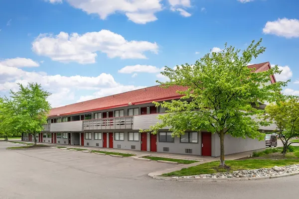 Photo 1 - Red Roof Inn Detroit Metro Airport - Taylor