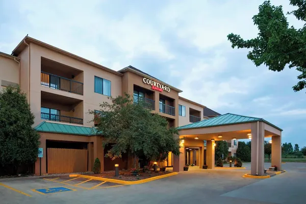 Photo 1 - Courtyard by Marriott Springfield