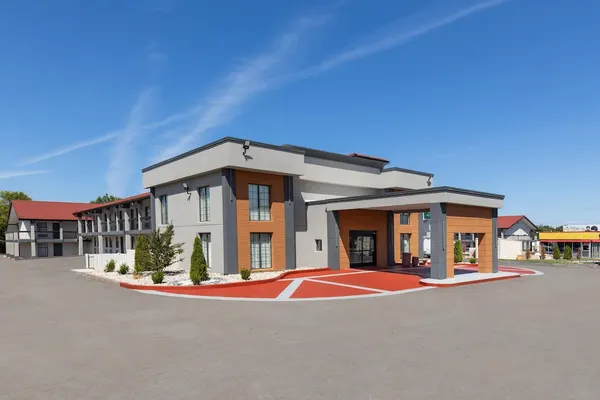 Photo 1 - La Quinta Inn by Wyndham Nashville South