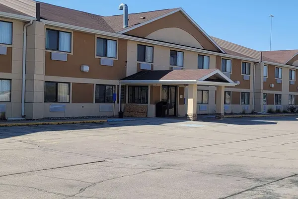 Photo 1 - Travelodge by Wyndham Fargo West Acres