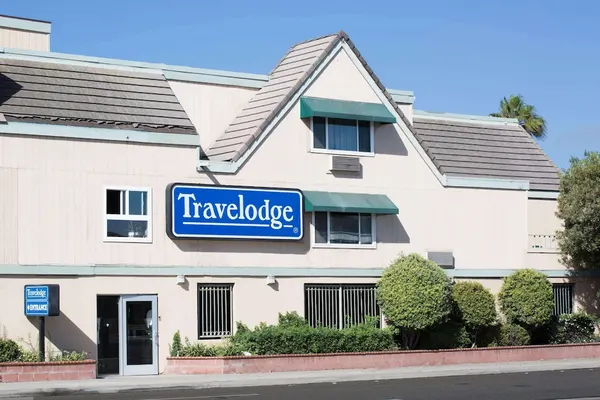 Photo 1 - Travelodge by Wyndham Ocean Front