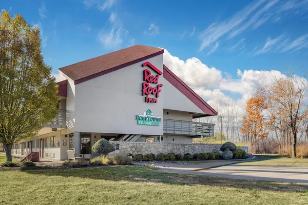 Photo 1 - Red Roof Inn Buffalo - Niagara Airport