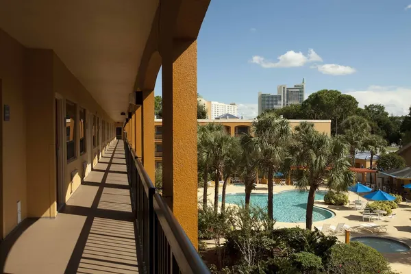 Photo 1 - Mi Casa Hotel