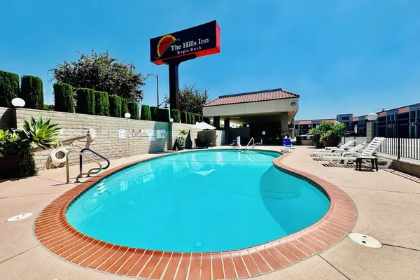 Photo 1 - The Hills Inn Eagle Rock - Near Old Town Pasadena