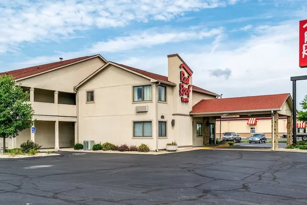 Photo 1 - Red Roof Inn Columbus - Taylorsville