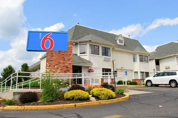 Photo 1 - Motel 6 Enfield, CT - Hartford