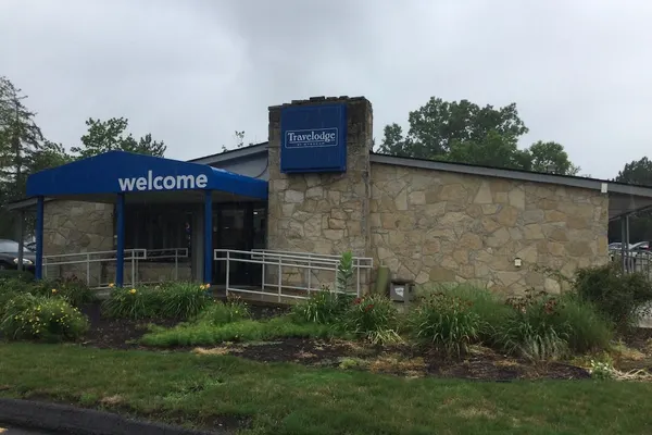 Photo 1 - Travelodge by Wyndham Lansing