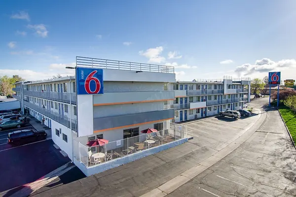 Photo 1 - Motel 6 Denver, CO – Downtown