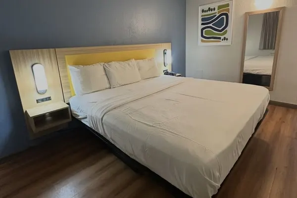 Photo 1 - Park Inn by Radisson, Fargo West Acres