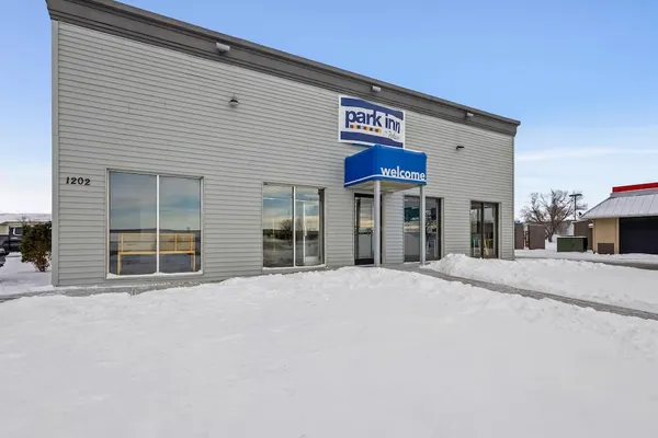 Photo 1 - Park Inn by Radisson, Fargo West Acres