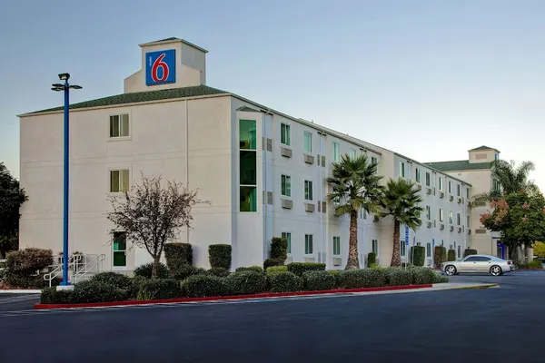 Photo 1 - Motel 6 Gilroy, CA